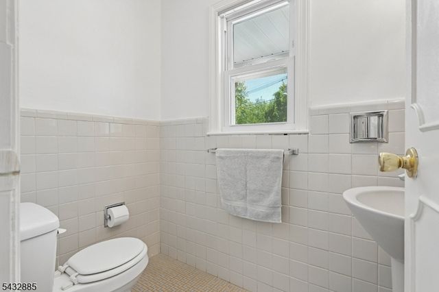 215 Exeter Way, Hillside Twp., NJ 07205