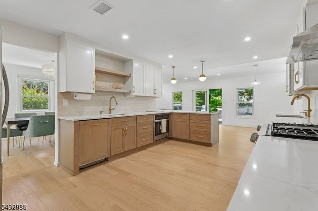 215 Exeter Way, Hillside Twp., NJ 07205