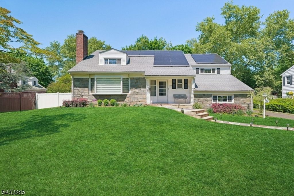 215 Exeter Way, Hillside Twp., NJ 07205