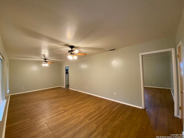 922 Wilshire, Pleasanton, TX 78064