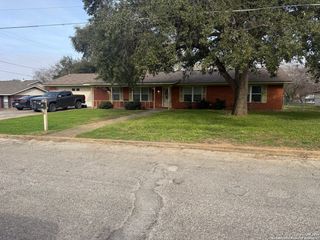 922 Wilshire, Pleasanton, TX 78064