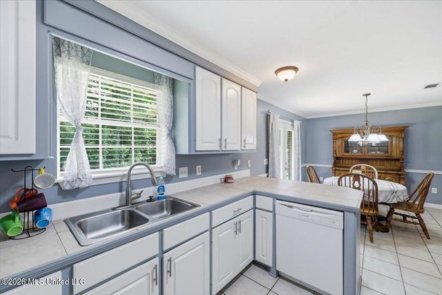 623 Southern Oaks Drive, Florence, MS 39073