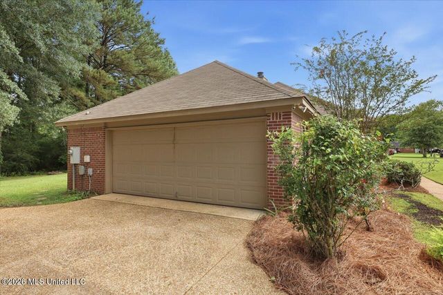 623 Southern Oaks Drive, Florence, MS 39073