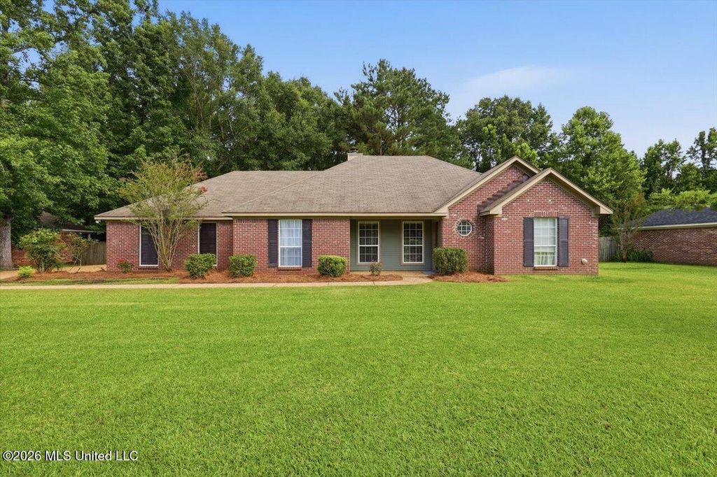 623 Southern Oaks Drive, Florence, MS 39073