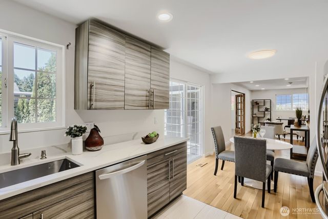 14379 104th Avenue NE, Kirkland, WA 98034
