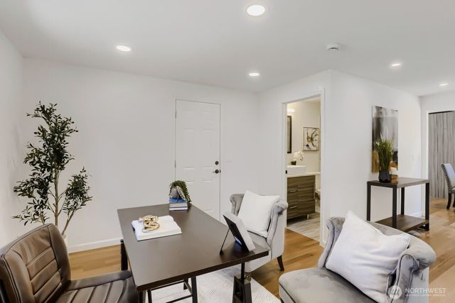 14379 104th Avenue NE, Kirkland, WA 98034