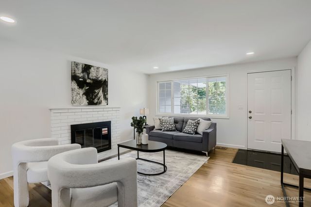 14379 104th Avenue NE, Kirkland, WA 98034