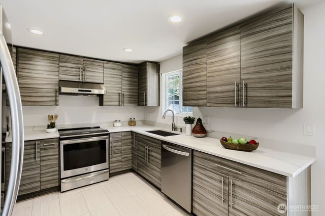14379 104th Avenue NE, Kirkland, WA 98034
