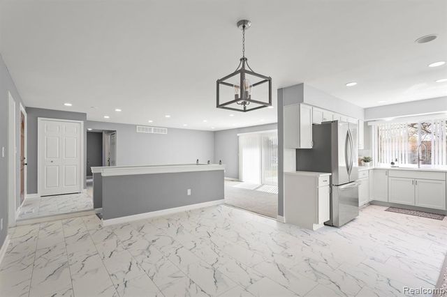 22511 Deerfield Road, Novi, MI 48375