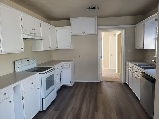 1404 E Tennie Street, Gainesville, TX 76240