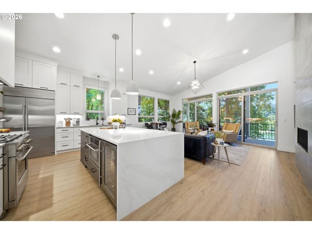 18494 Se WILLAMETTE Dr, Milwaukie, OR 97267