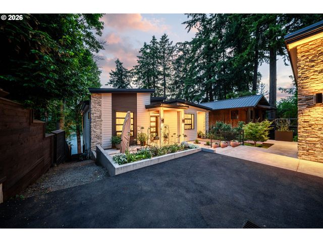 18494 Se WILLAMETTE Dr, Milwaukie, OR 97267