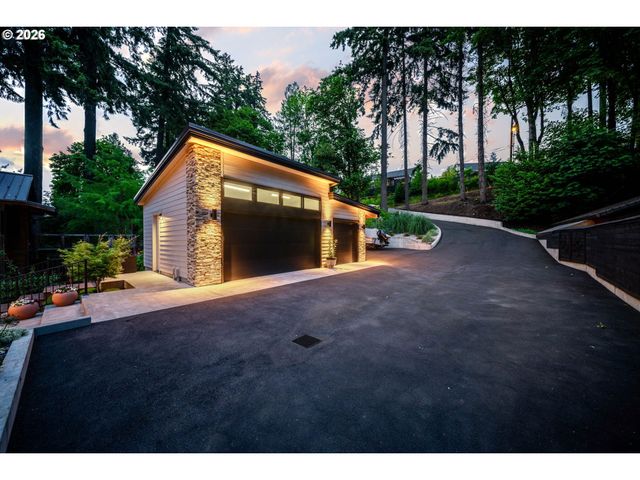 18494 Se WILLAMETTE Dr, Milwaukie, OR 97267