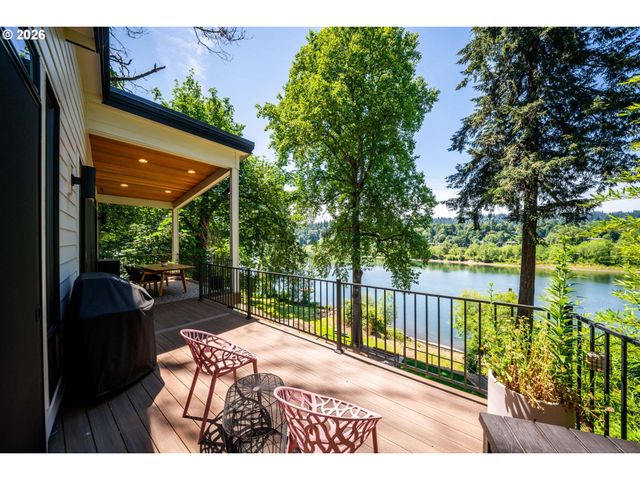 18494 Se WILLAMETTE Dr, Milwaukie, OR 97267
