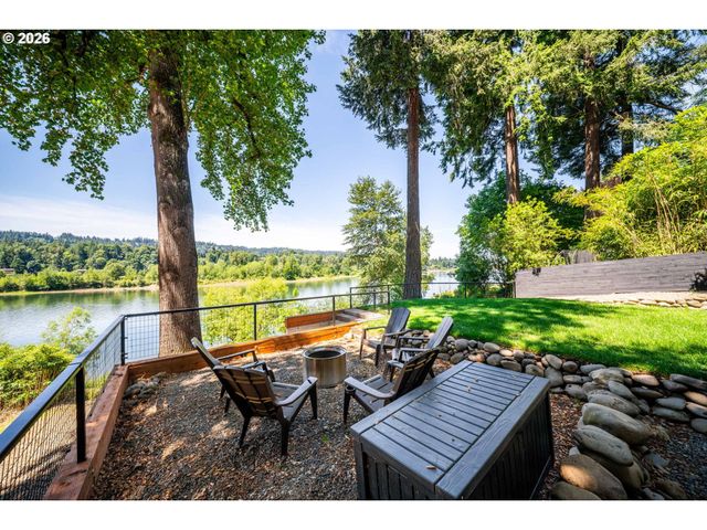 18494 Se WILLAMETTE Dr, Milwaukie, OR 97267
