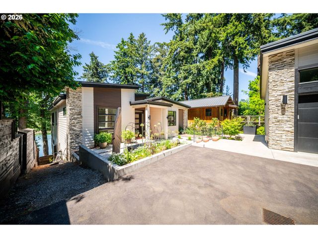 18494 Se WILLAMETTE Dr, Milwaukie, OR 97267