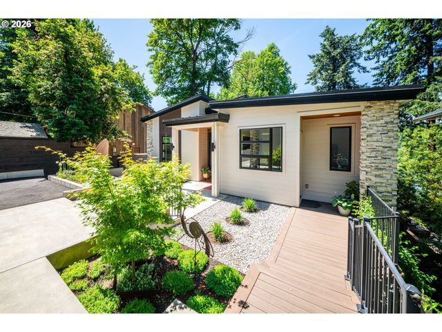 18494 Se WILLAMETTE Dr, Milwaukie, OR 97267