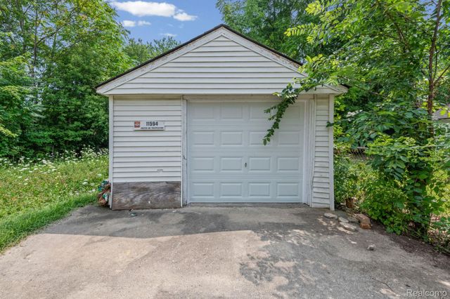 11594 Rossiter Street, Detroit, MI 48224