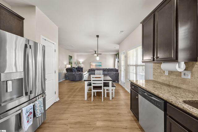 8 Valley Bluff Lane, Simpsonville, SC 29680