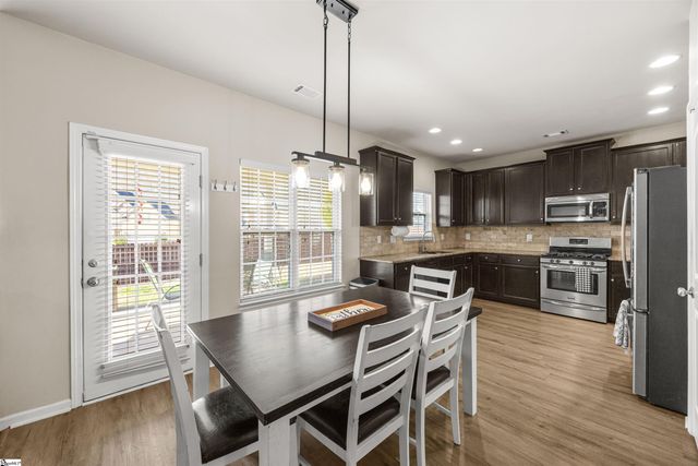 8 Valley Bluff Lane, Simpsonville, SC 29680