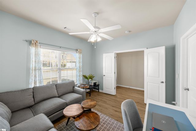 8 Valley Bluff Lane, Simpsonville, SC 29680