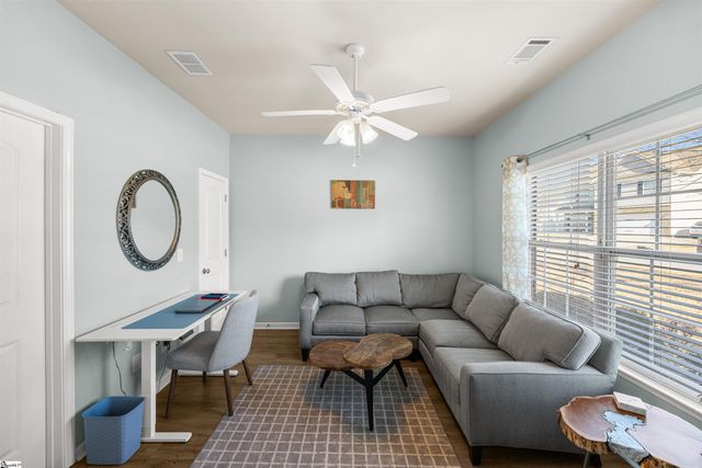 8 Valley Bluff Lane, Simpsonville, SC 29680