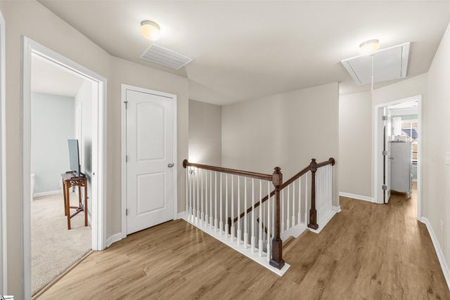 8 Valley Bluff Lane, Simpsonville, SC 29680