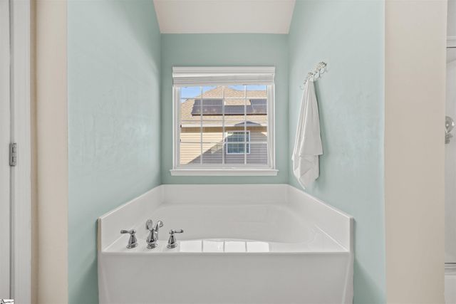 8 Valley Bluff Lane, Simpsonville, SC 29680