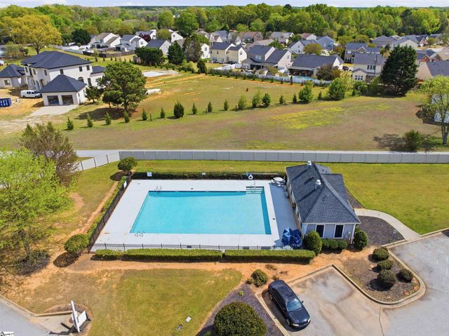 8 Valley Bluff Lane, Simpsonville, SC 29680