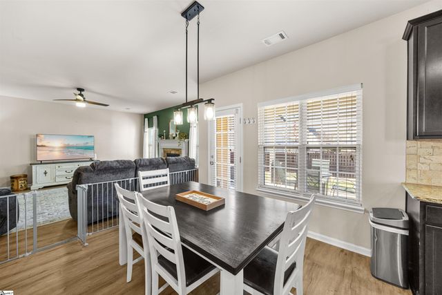 8 Valley Bluff Lane, Simpsonville, SC 29680