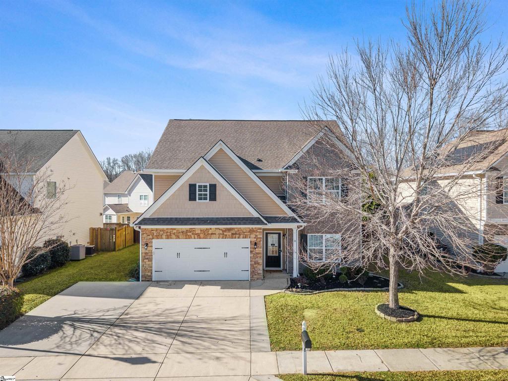 8 Valley Bluff Lane, Simpsonville, SC 29680