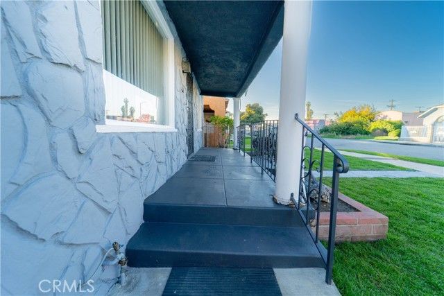 1706 W 65th Place, Los Angeles, CA 90047