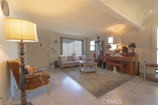 1706 W 65th Place, Los Angeles, CA 90047