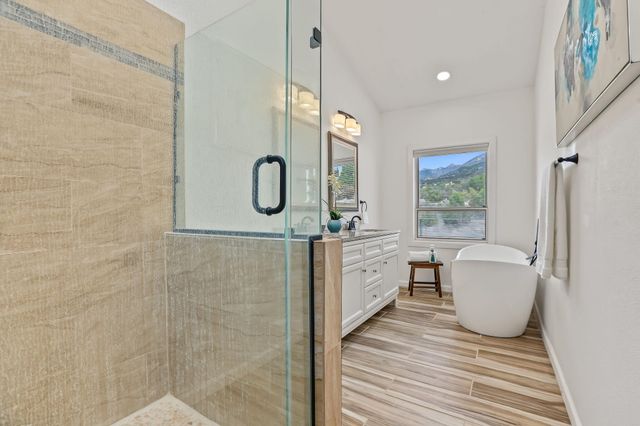 30 Tierra Monte Drive NE, Albuquerque, NM 87122