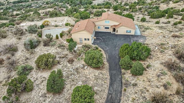 30 Tierra Monte Drive NE, Albuquerque, NM 87122