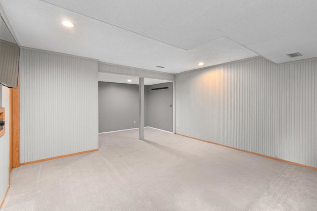 6414 Northwest Drive, Windsor Heights, IA 50324