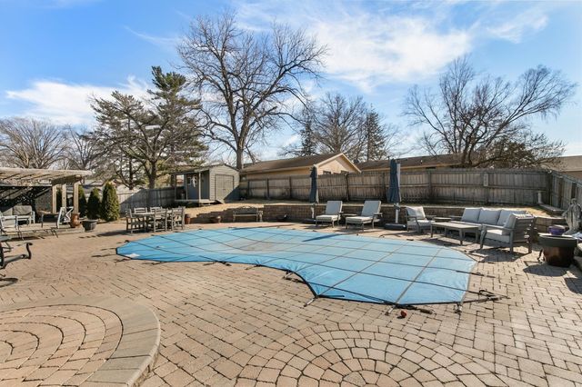 6414 Northwest Drive, Windsor Heights, IA 50324