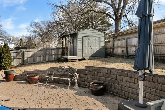 6414 Northwest Drive, Windsor Heights, IA 50324