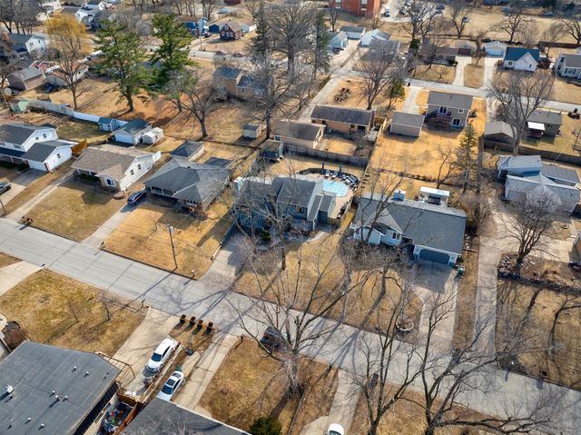 6414 Northwest Drive, Windsor Heights, IA 50324