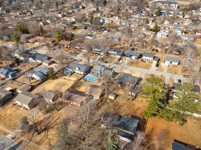 6414 Northwest Drive, Windsor Heights, IA 50324