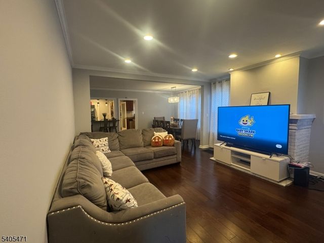 835 Dixie Ln, Plainfield City, NJ 07062