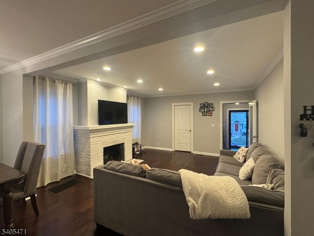 835 Dixie Ln, Plainfield City, NJ 07062