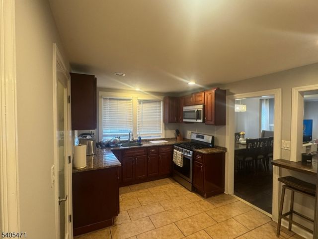 835 Dixie Ln, Plainfield City, NJ 07062