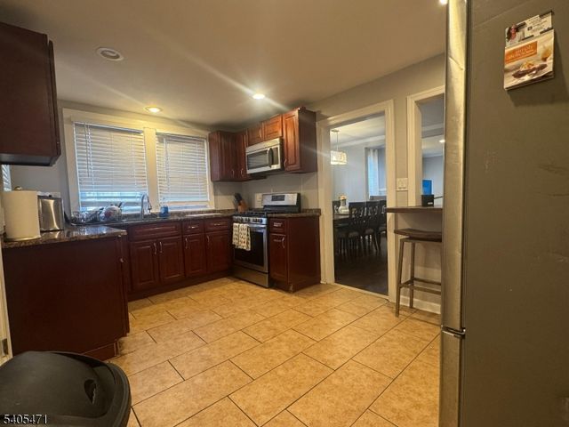 835 Dixie Ln, Plainfield City, NJ 07062