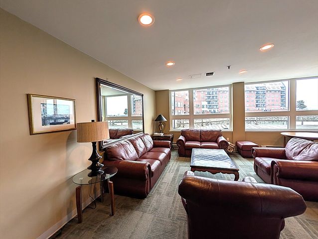 154 Lynnway 401, Lynn, MA 01902