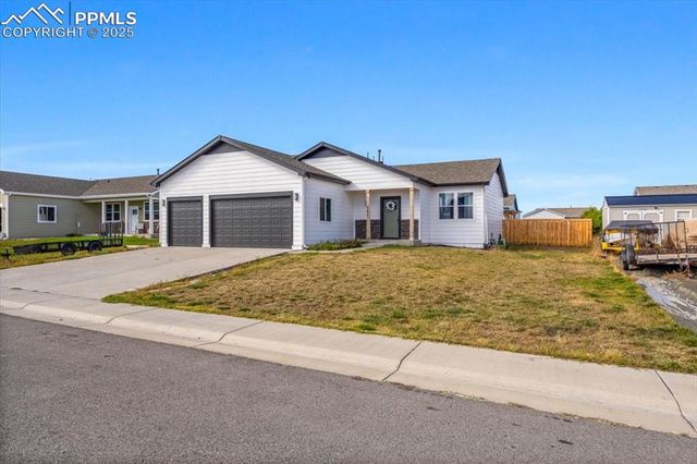 281 S 3rd Avenue, Deer Trail, CO 80105