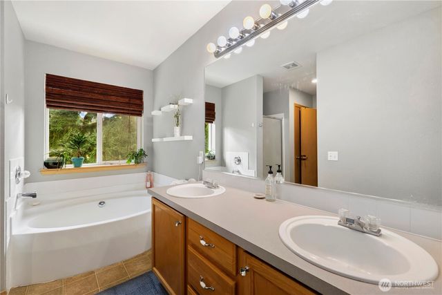 19506 207th Street Ct E, Orting, WA 98360