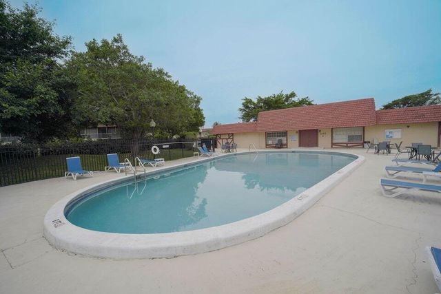 9272 SW 3RD Street 404, Boca Raton, FL 33428