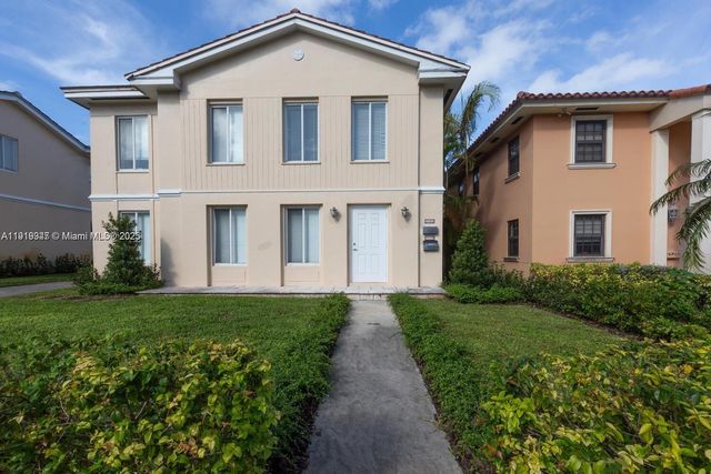 2880-2882 S Le Jeune Rd, Coral Gables, FL 33134