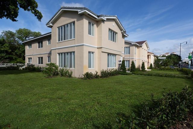 2880-2882 S Le Jeune Rd, Coral Gables, FL 33134
